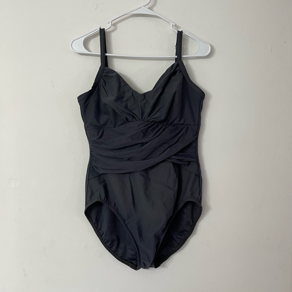 Size 12 Black one piece bathing suit 🩱